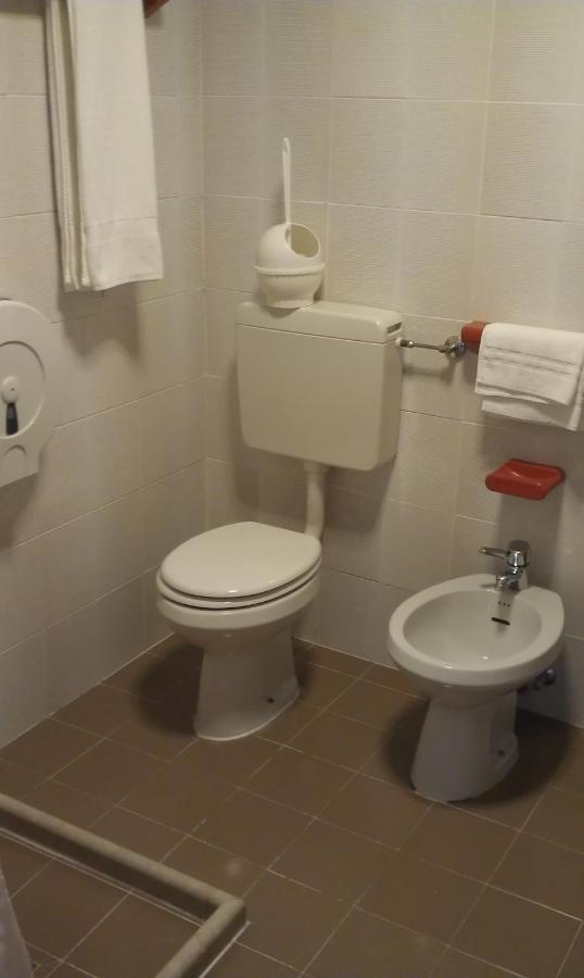 Albergo Casa Dell'Ospite Brescia Cameră foto